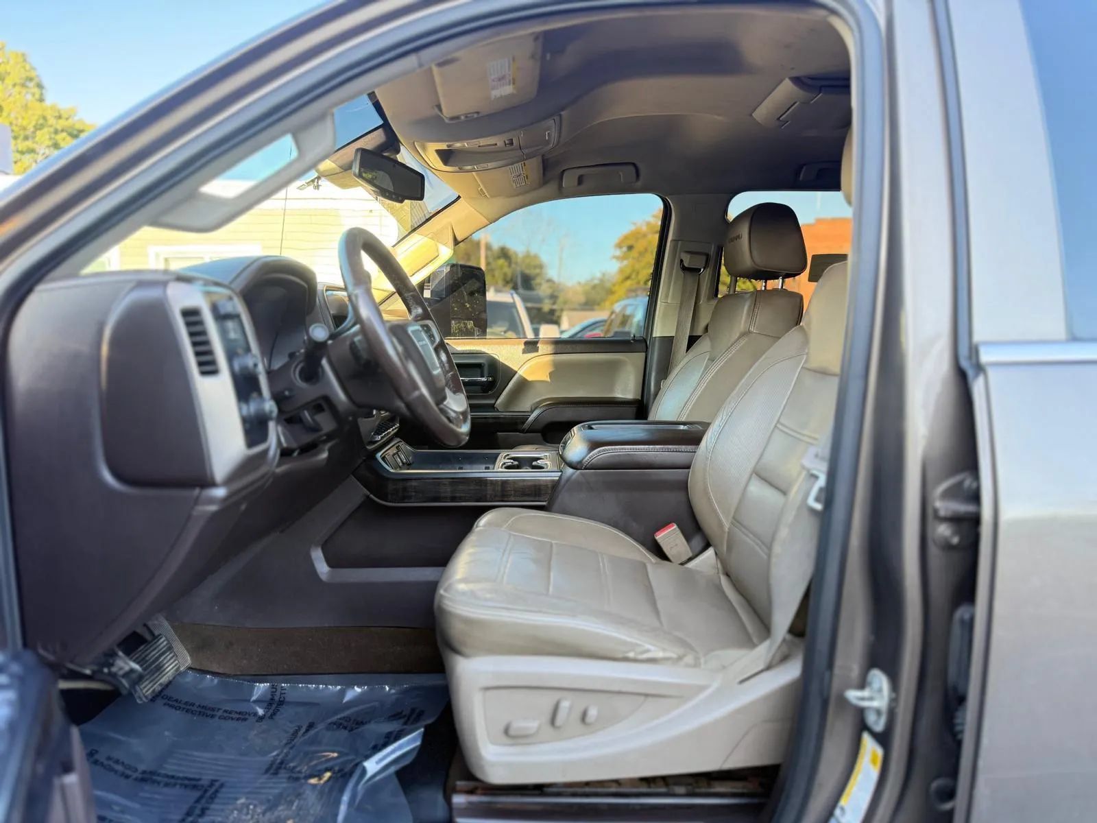 Used 2015 GMC Sierra 2500 Denali w/ Duramax Plus Package AWD/4WD image 10