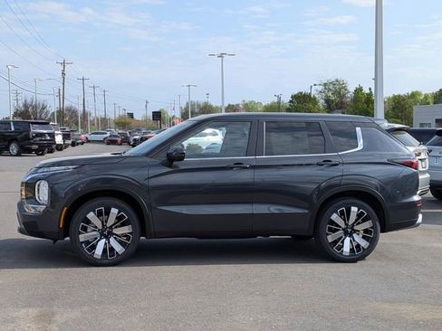 New 2026 Mitsubishi Outlander SE FWD image 6