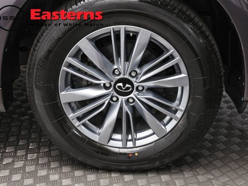 Used 2024 INFINITI QX80 Luxe RWD image 36