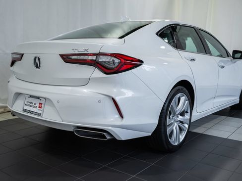 Used 2023 Acura TLX w/ Technology Package FWD image 4