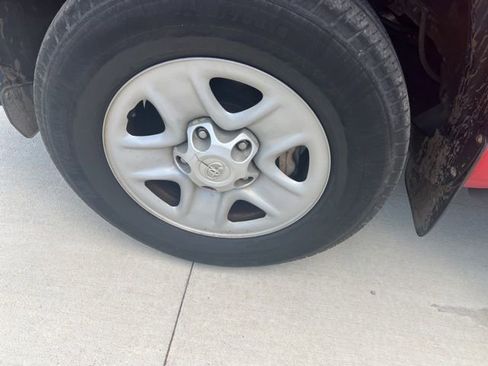 Used 2014 Toyota Tundra SR5 w/ SR5 Upgrade Package image 11