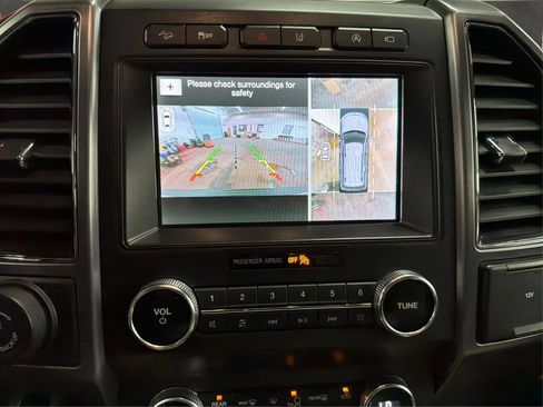 Used 2019 Ford Expedition Max Platinum AWD/4WD image 19