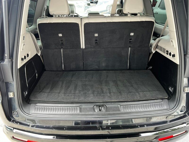 Used 2022 Jeep Wagoneer Series II w/ Premium Group I AWD/4WD image 26