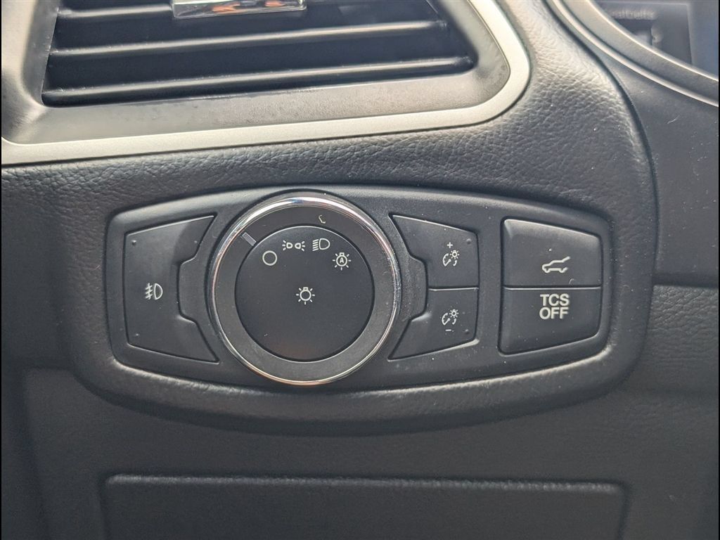 Used 2023 Ford Edge ST-Line AWD/4WD image 25