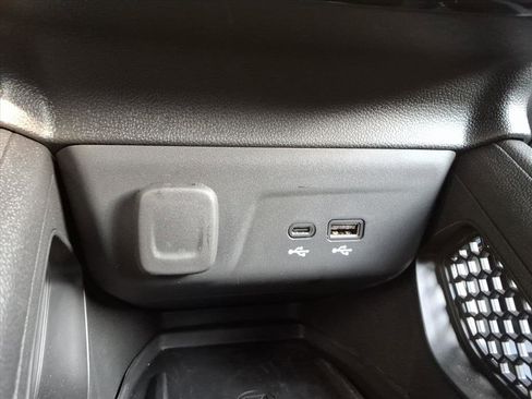 Certified 2025 Chevrolet TrailBlazer RS w/ Convenience Package image 23