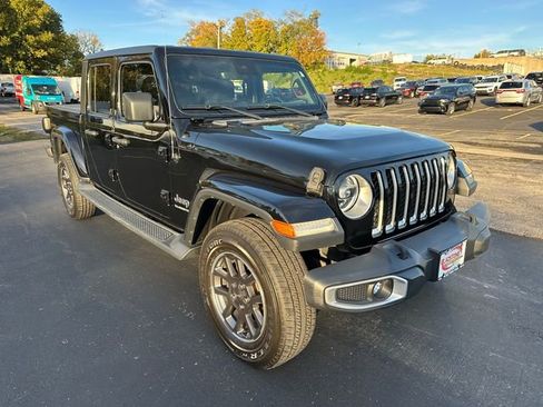 Used 2020 Jeep Gladiator Overland image 4