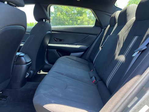 Used 2025 Hyundai Elantra Sport FWD image 21