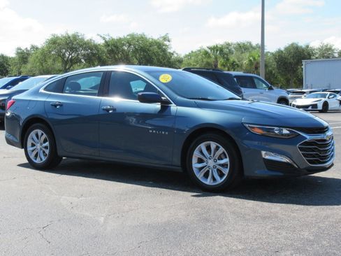Used 2025 Chevrolet Malibu LT FWD image 4