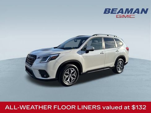 Used 2024 Subaru Forester Premium image 3