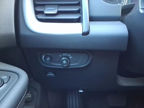 Certified 2022 GMC Terrain SLE w/ Driver Convenience Package image 14