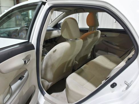 Used 2012 Toyota Corolla LE FWD image 39