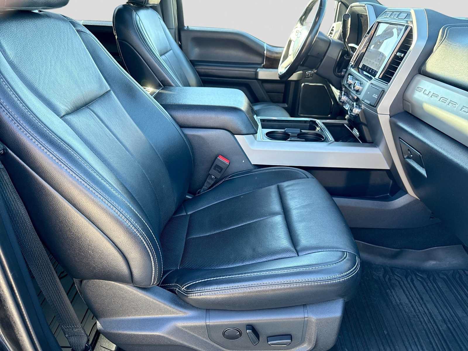 Used 2022 Ford F250 Lariat w/ Lariat Ultimate Package AWD/4WD image 21