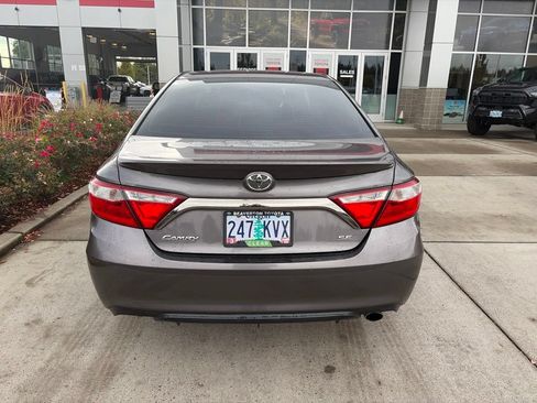 Used 2015 Toyota Camry SE FWD image 5