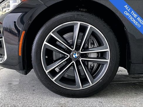 Used 2022 BMW 750i xDrive w/ Executive Package image 12