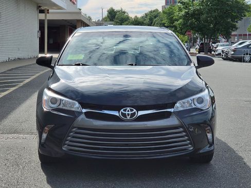 Used 2017 Toyota Camry LE FWD image 2