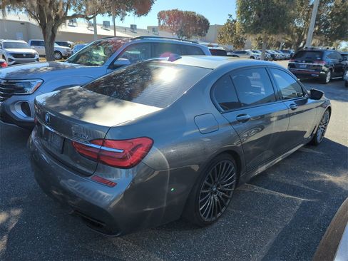 Used 2019 BMW 750i w/ Executive Package image 2