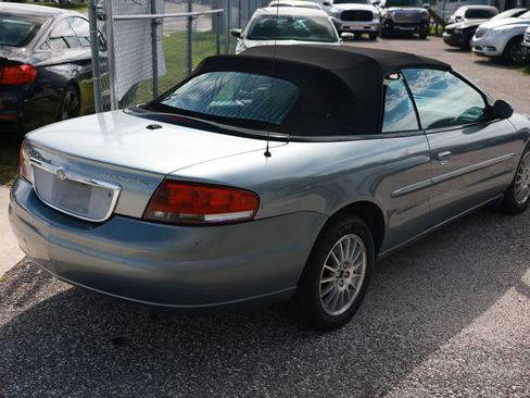 Used 2006 Chrysler Sebring Touring FWD image 6