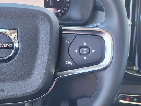 Certified 2024 Volvo XC40 B5 Plus w/ Climate Package AWD/4WD image 16