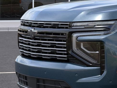 New 2026 Chevrolet Suburban High Country AWD/4WD image 15