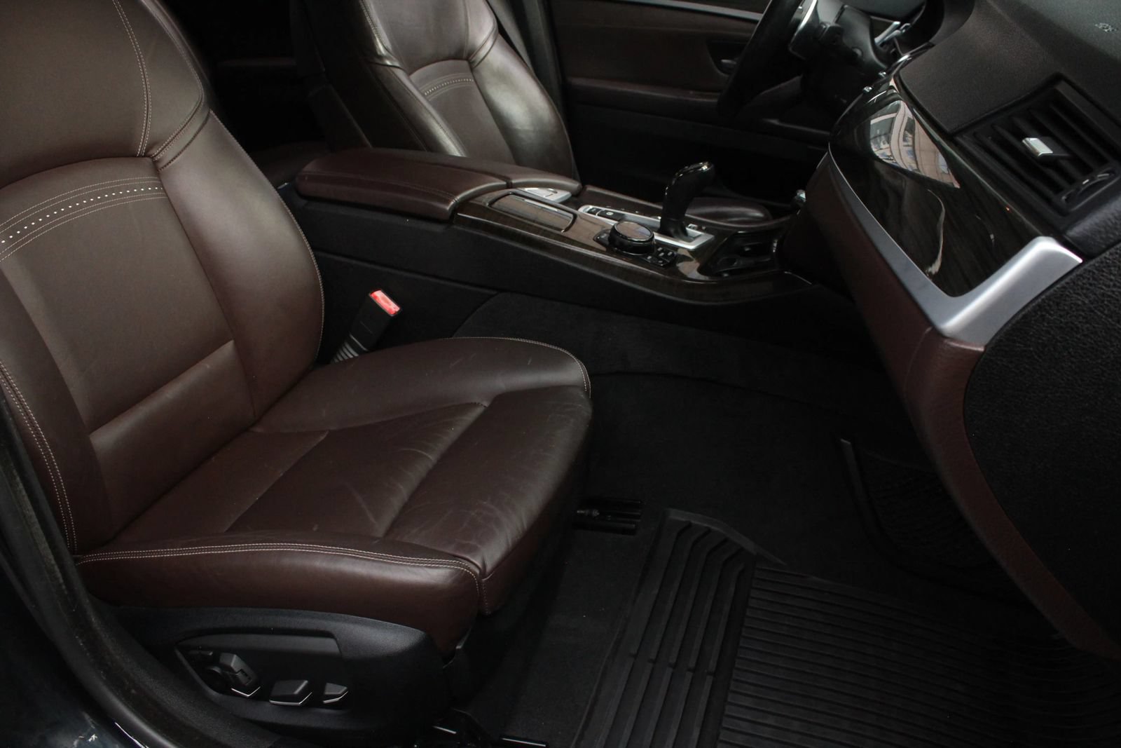 Used 2014 BMW 550i xDrive Sedan AWD/4WD image 27