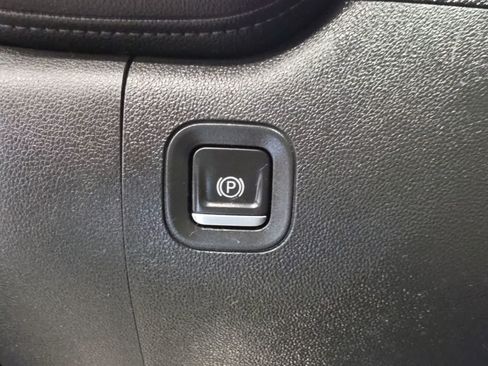 Used 2021 Chevrolet Silverado 1500 LT w/ LPO, Liner Protection Package AWD/4WD image 17