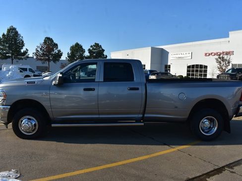 Used 2024 RAM 3500 Tradesman w/ Chrome Appearance Group image 9