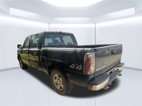 Used 2005 Chevrolet Silverado 1500 LS w/ Light Duty Power Package AWD/4WD image 5