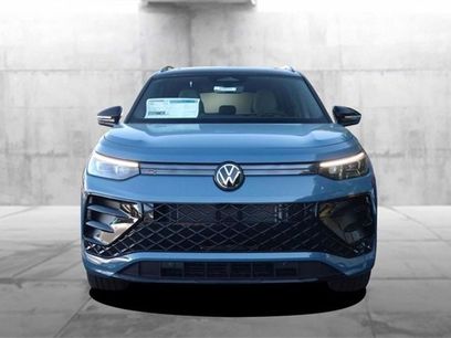 New 2025 Volkswagen Tiguan SE R-Line