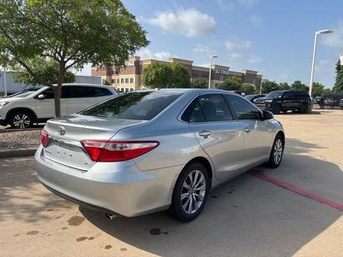 Used 2017 Toyota Camry XLE FWD image 5