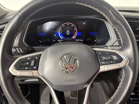 Used 2024 Volkswagen Tiguan SE w/ Panoramic Sunroof Package AWD/4WD image 14