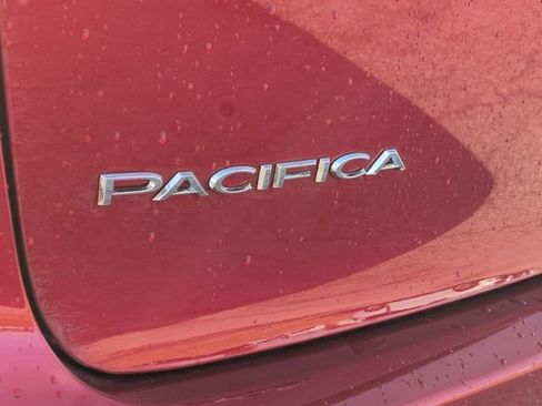 New 2026 Chrysler Pacifica Select AWD/4WD image 10