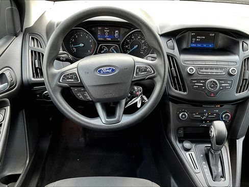 Used 2018 Ford Focus SE image 5
