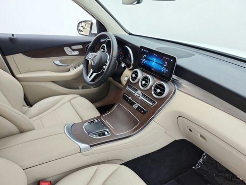 Certified 2022 Mercedes-Benz GLC 300 image 17