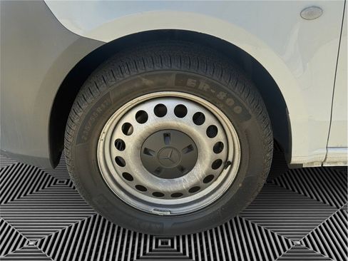 Used 2023 Mercedes-Benz Metris image 14