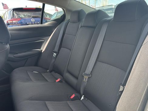 Used 2025 Nissan Altima 2.5 SV FWD image 20