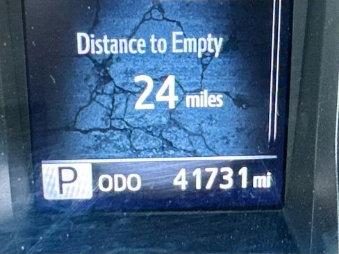 Used 2022 Toyota Tacoma TRD Off-Road image 14