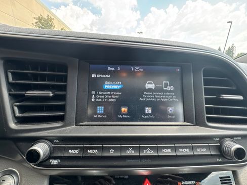 Used 2020 Hyundai Elantra Value Edition w/ Winter Weather Package FWD image 20