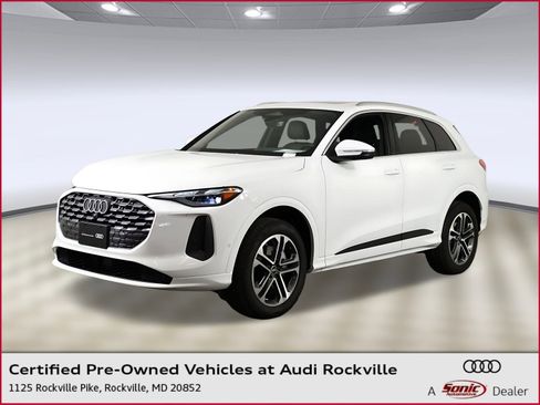 Certified 2025 Audi Q5 Premium w/ Convenience Package image 1