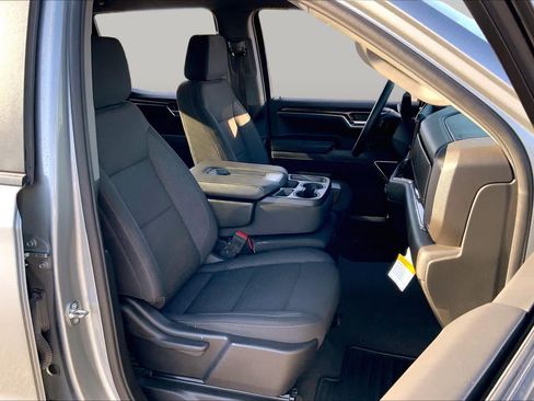 Used 2024 Chevrolet Silverado 1500 RST RWD image 9