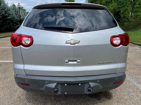 Used 2011 Chevrolet Traverse LT w/ LPO, 'HIT The Road' Package FWD image 41