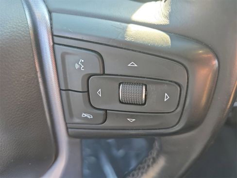 Used 2020 GMC Sierra 1500 SLE w/ SLE Value Package image 30