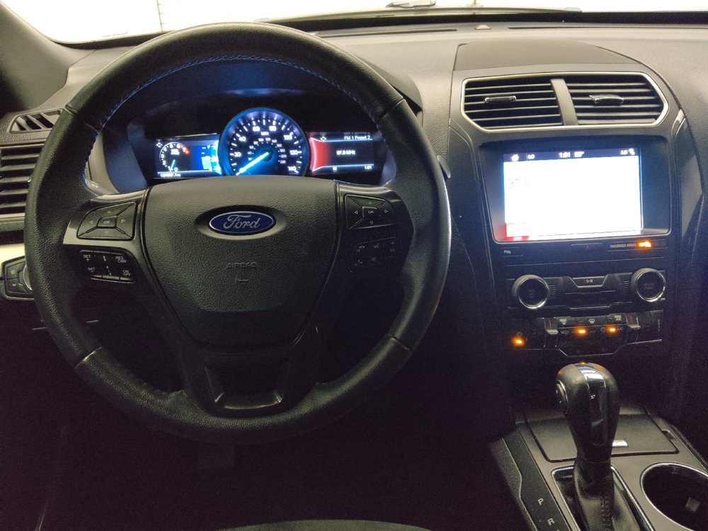 Used 2019 Ford Explorer XLT w/ Equipment Group 202A FWD image 22