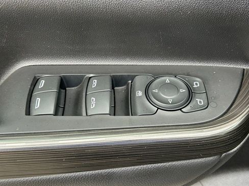 Used 2023 GMC Acadia SLT image 31