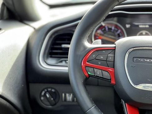 Used 2018 Dodge Challenger SXT image 28