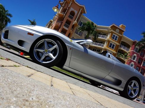 Used 2000 Ferrari 360 Spider image 52