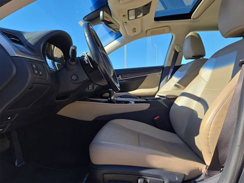Used 2018 Lexus GS 350 AWD image 16