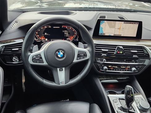 Used 2020 BMW M550i xDrive w/ Executive Package image 9