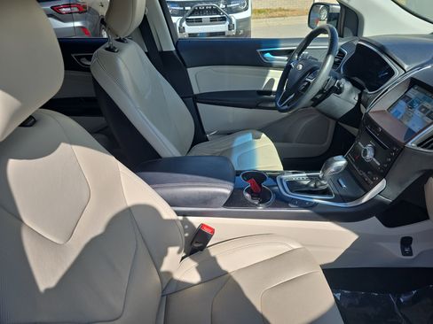 Used 2018 Ford Edge Titanium w/ Equipment Group 302A image 10
