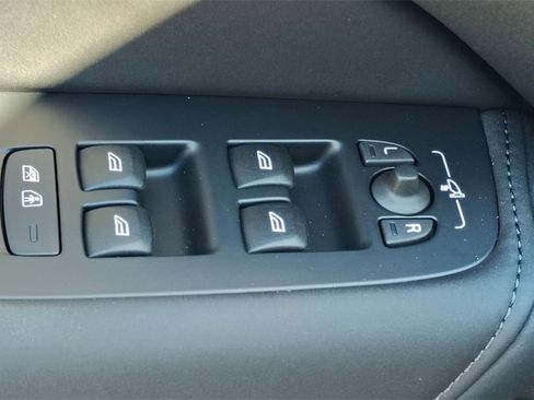 New 2026 Volvo XC60 B5 Plus w/ Climate Package image 10