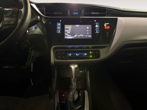 Used 2019 Toyota Corolla LE image 14